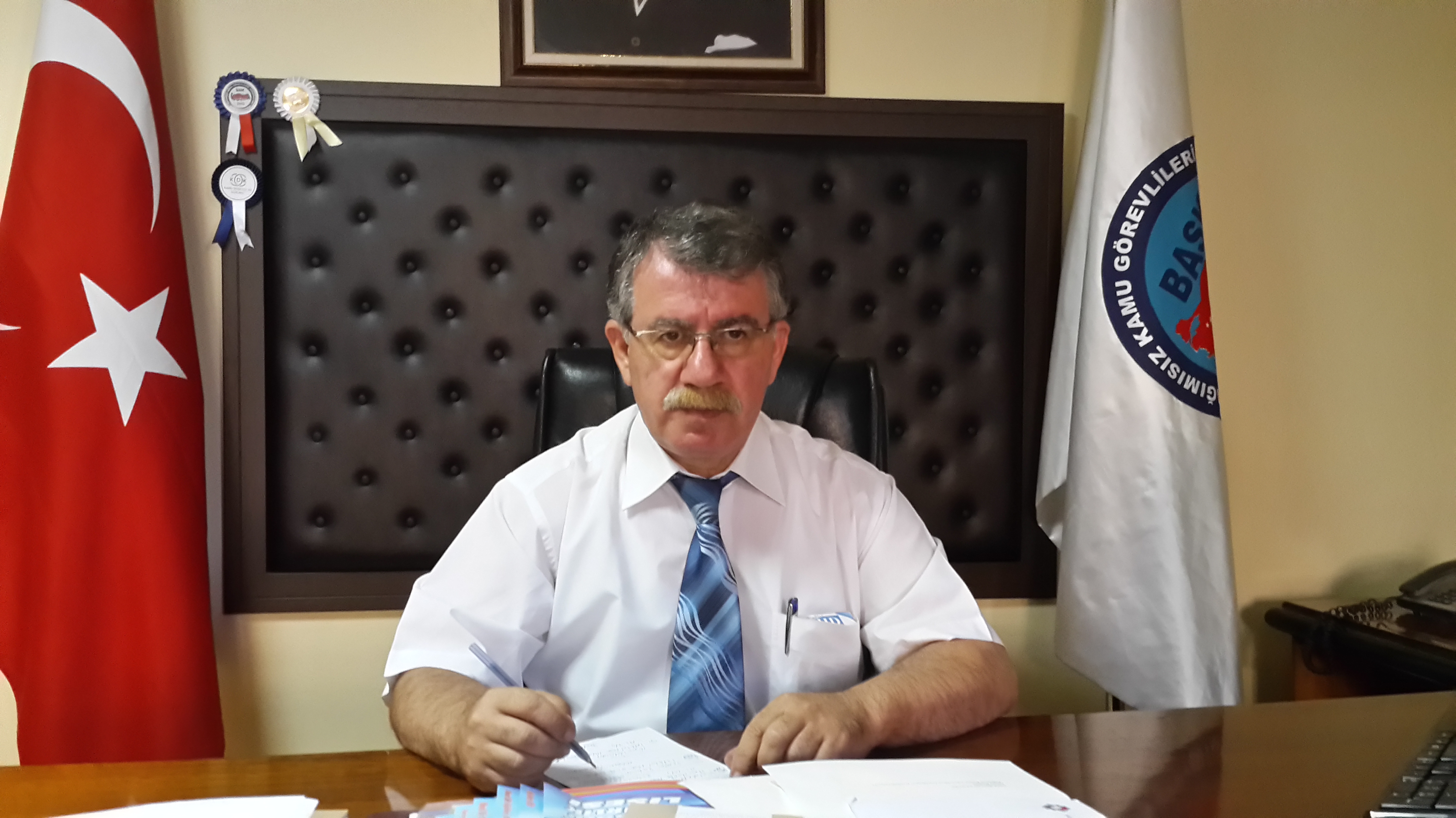 BASK: Memura bir maaş tutarında ikramiye verilmeli