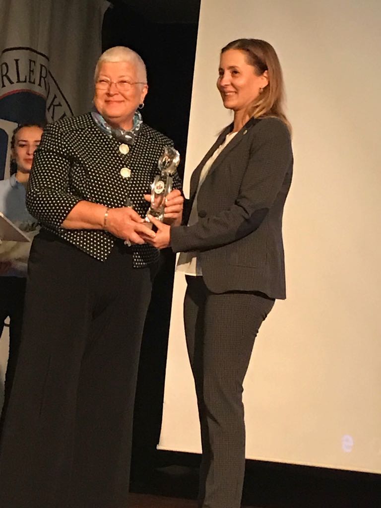 Aes 2017 Başöğretmenlik Onur Ödülü Prof. Dr. Ayşegül Ataman’a Verildi